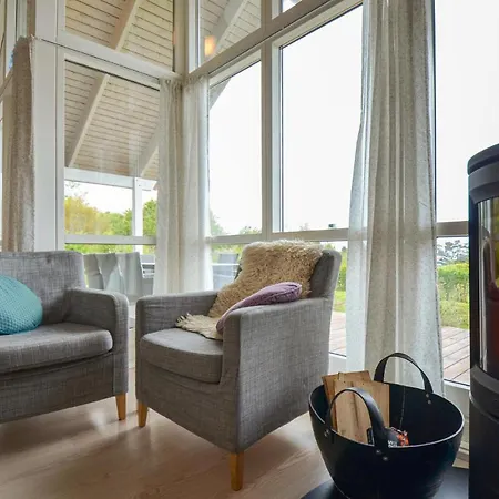 Nice In Glesborg With House Sea View Ferienhaus Bønnerup Strand